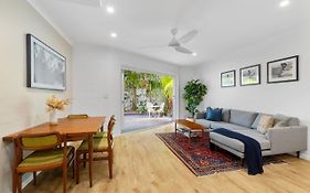 Little Cove Gem - Walking Distance To The Most Famous Noosa Beach!